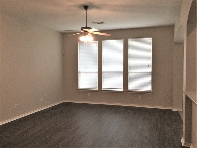 Building Photo - 5827 Foxglove Ln