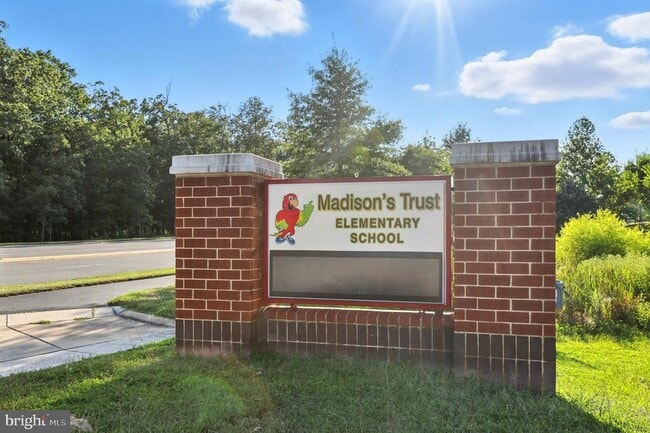 Building Photo - 42048 Creighton Rd