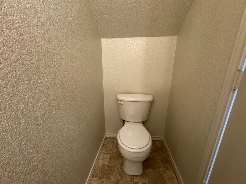 Building Photo - 3603 Malibu Ln