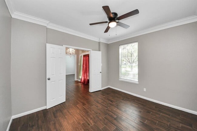 Building Photo - 1302 Raintree Cir