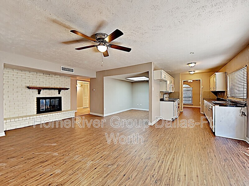 Building Photo - 5117 Bartlett Dr