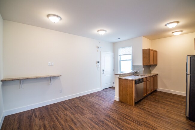 Building Photo - 411 N 34th St
