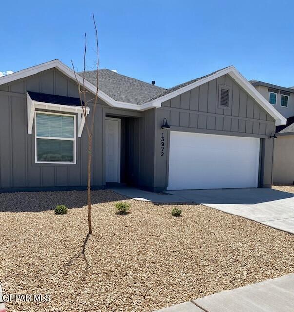 Building Photo - 13972 Summer Vly Ave