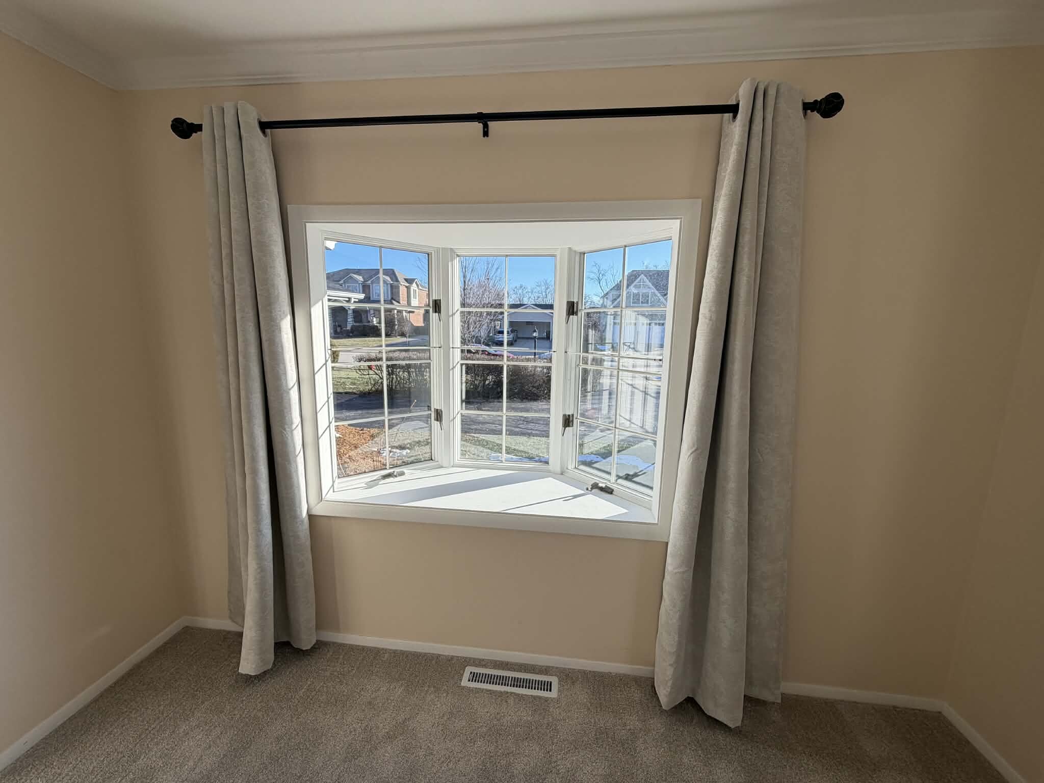 Building Photo - 1730 N Ridge Ave