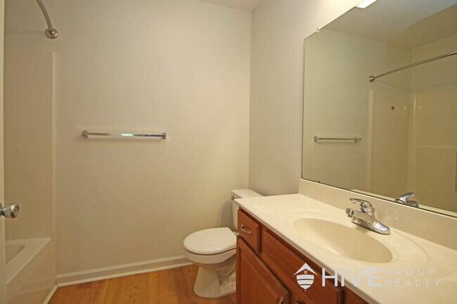 Building Photo - Charming Townhome in Harrisonburg!