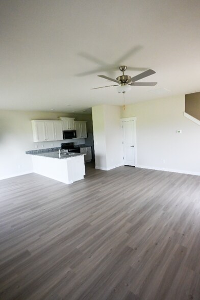 Building Photo - 1031 Peaceful Fawn Dr