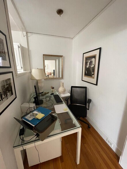 Building Photo - 77 Martin St