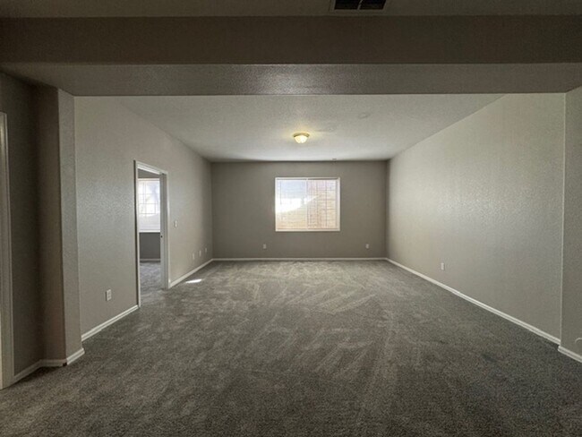 Building Photo - 710 Cima Vista Point