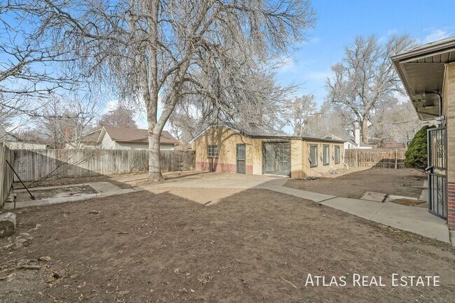 Building Photo - 2353 S Sherman St