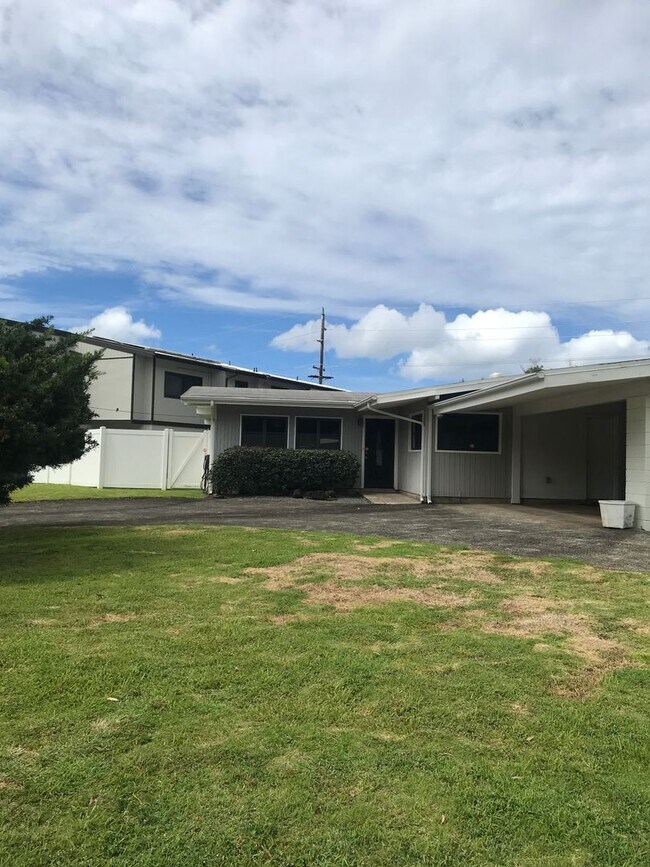 Building Photo - Manoa Valley