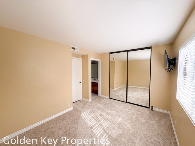 Building Photo - Welcome to this stunning 4-bedroom, 3-bathroom home located in the desirable La Costa neighborhoo...