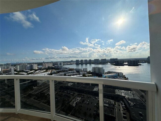 Building Photo - 18201 Collins Ave