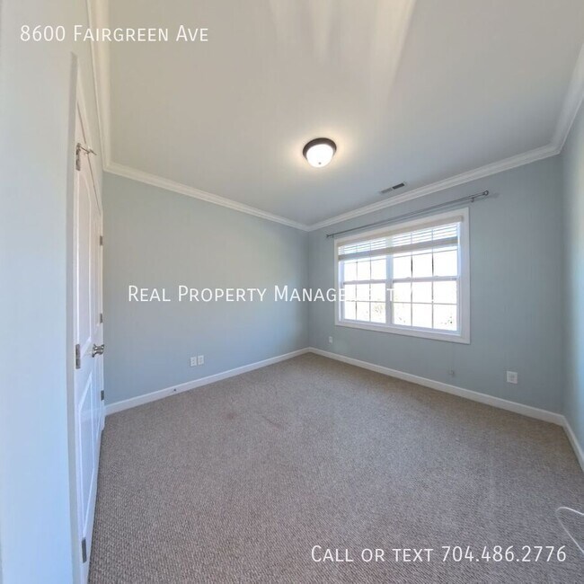 Building Photo - 8600 Fairgreen Avenue