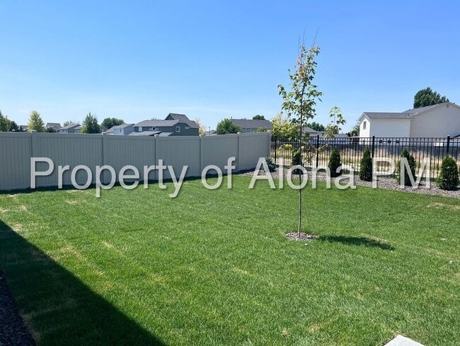 Building Photo - 2835 N Rapid Creek Way