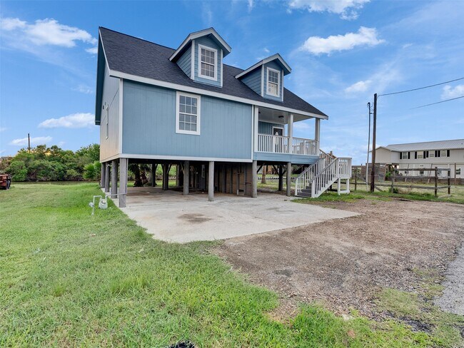 Building Photo - 7016 Delesandri Dr