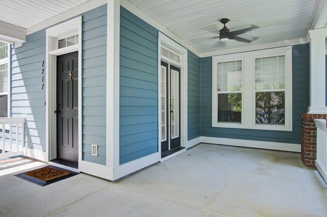 Building Photo - 2217 Daniel Island Dr