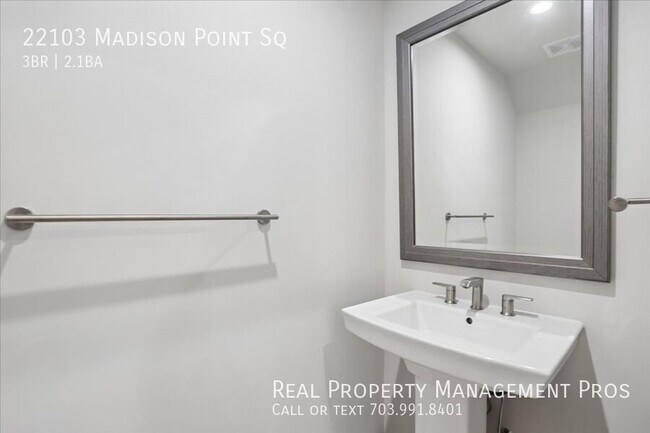 Building Photo - 22103 Madison Pt Sq