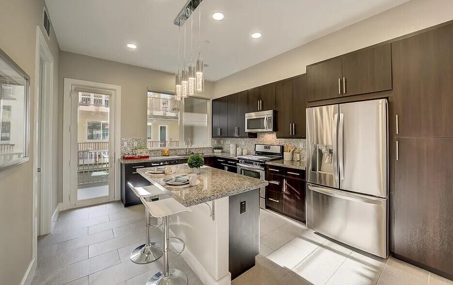 Building Photo - 2415 Stearman Ct