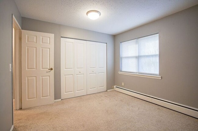 Building Photo - 261 Regency Park Dr