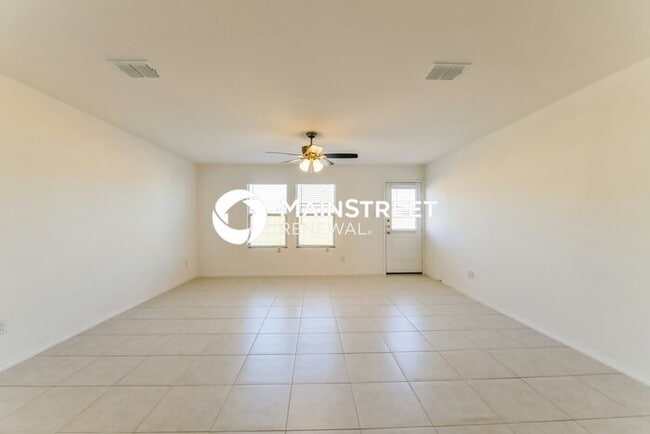 Building Photo - 3 Bedroom Pet-Friendly Home in Fort Worth, TX with Main Street Renewal