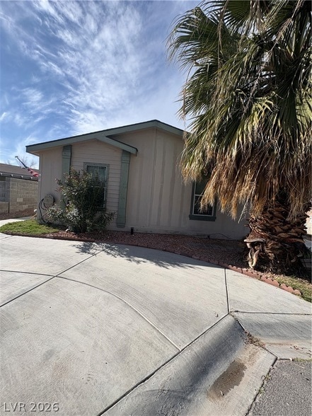 Building Photo - 1755 Peanut Ct