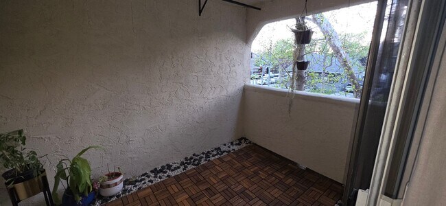 Building Photo - Steps from SJSU | 2 Master Suites | Gated + Parking |