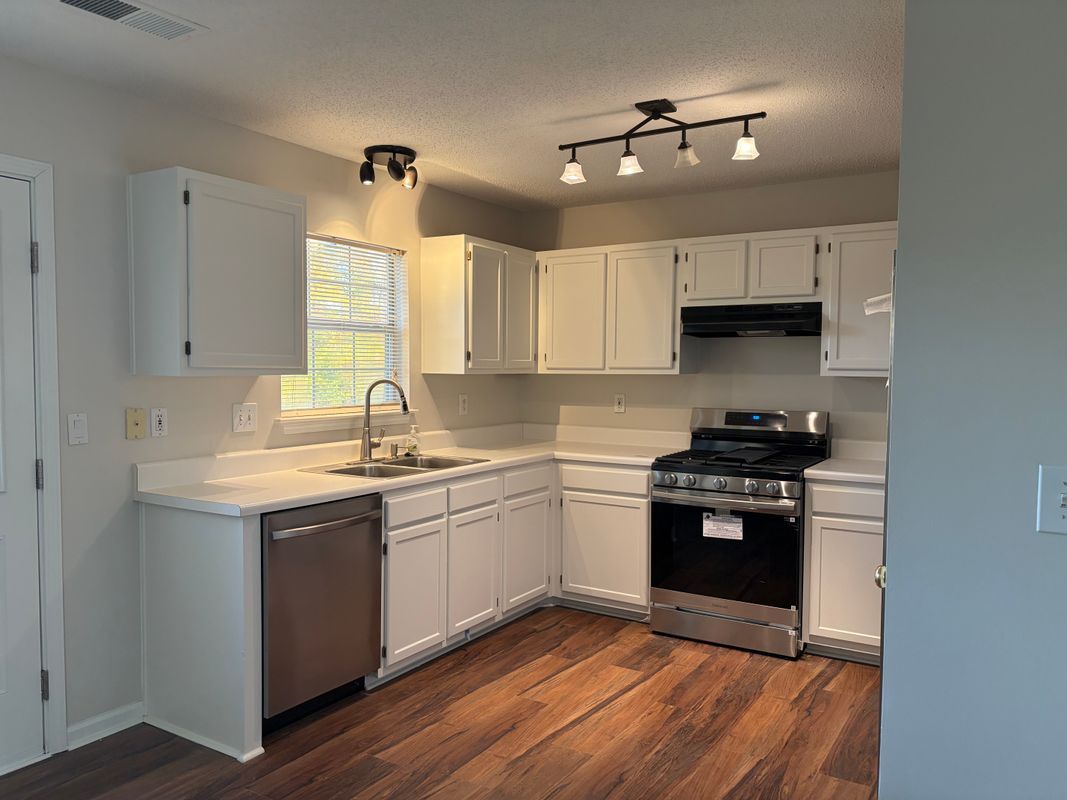 Building Photo - 2118 Serenity Dr NW