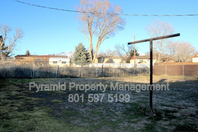 Building Photo - 825 E 760 N