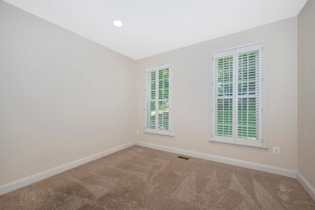 Building Photo - *Open House* 6/20 12-1 PM *