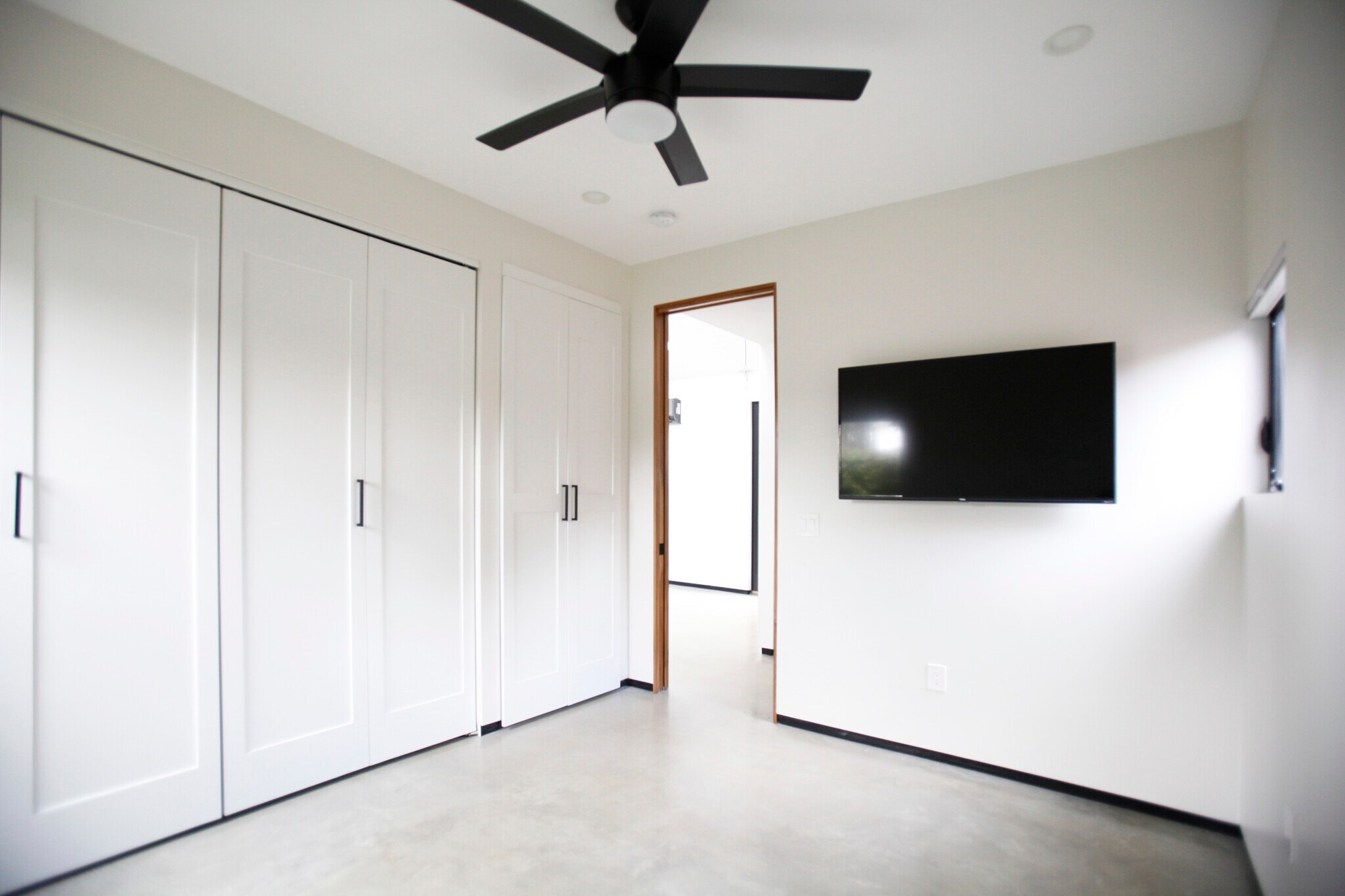 Building Photo - 6345 Babcock Ave