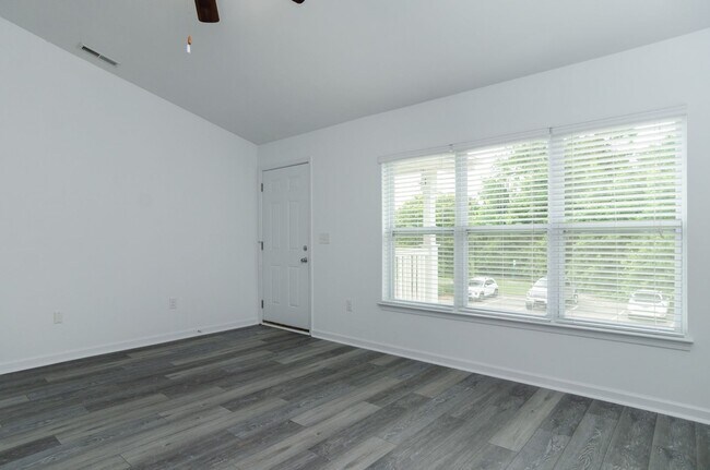 Building Photo - 4429 Jay Bird Cir