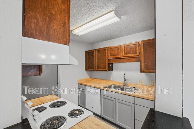 Building Photo - 455 Stara Cir