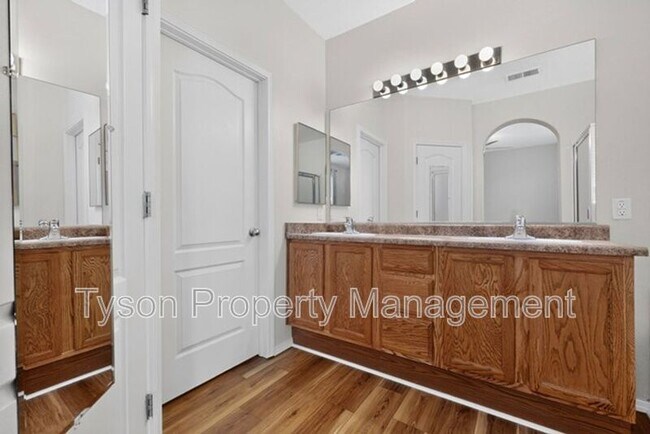 Building Photo - 10912 Dream Weaver Dr NW