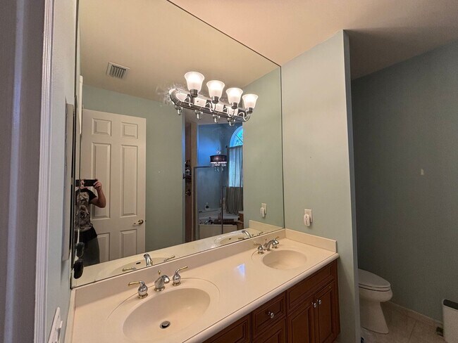 Building Photo - Two-story Upscale Townhouse located at Bel...