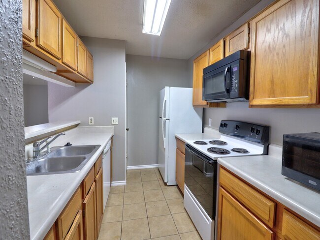 Building Photo - 9203 Danforth Way