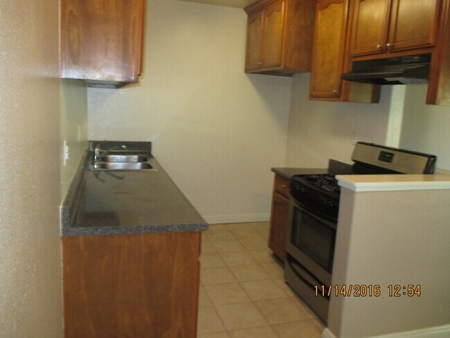 Building Photo - 2114 S Mallul Dr