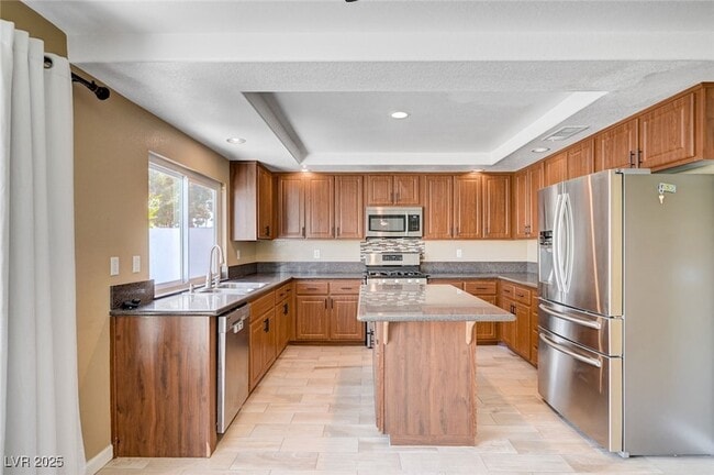 Building Photo - 9684 Summer Cypress St