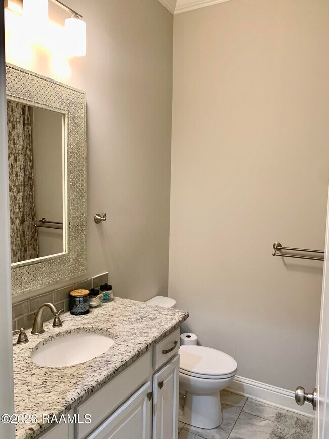 Building Photo - 200 Cypress View Dr