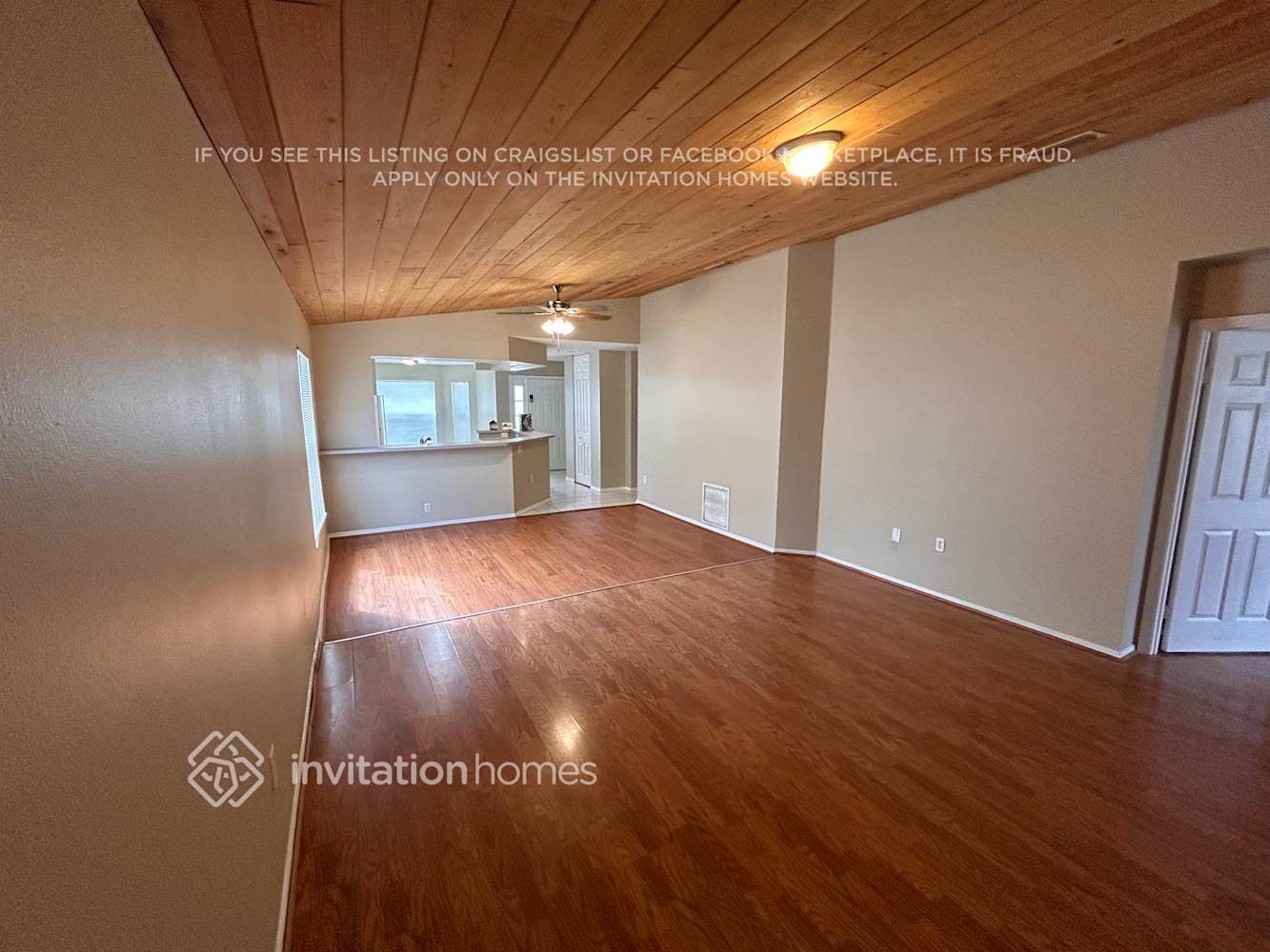 Building Photo - 5928 40th Ave W
