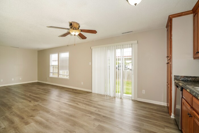 Building Photo - 6744 Everbloom Ln