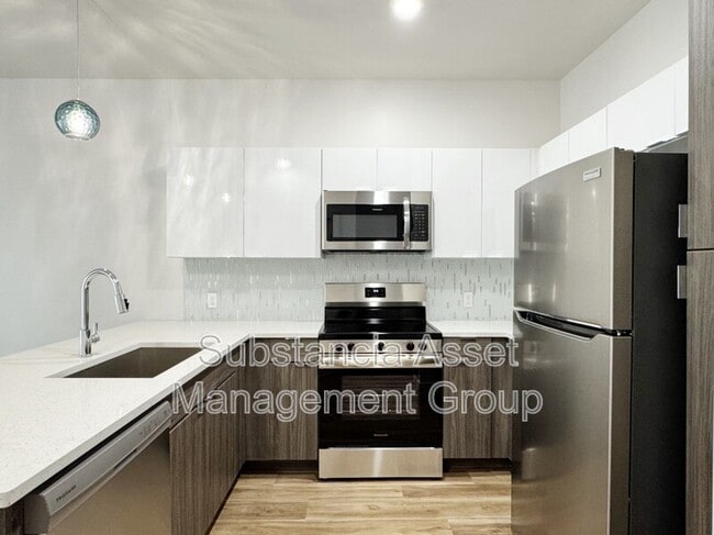 Building Photo - 1665 Midtown Pl