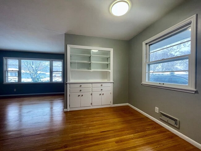 Building Photo - Spectacular 4 Bedroom 2 Bathroom Single Family Home in Brooklyn Center!