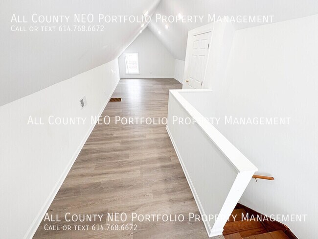 Building Photo - 1463 E Whittier St