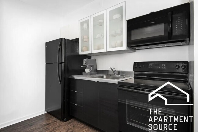 Primary Photo - 3130 N Lake Shore Dr