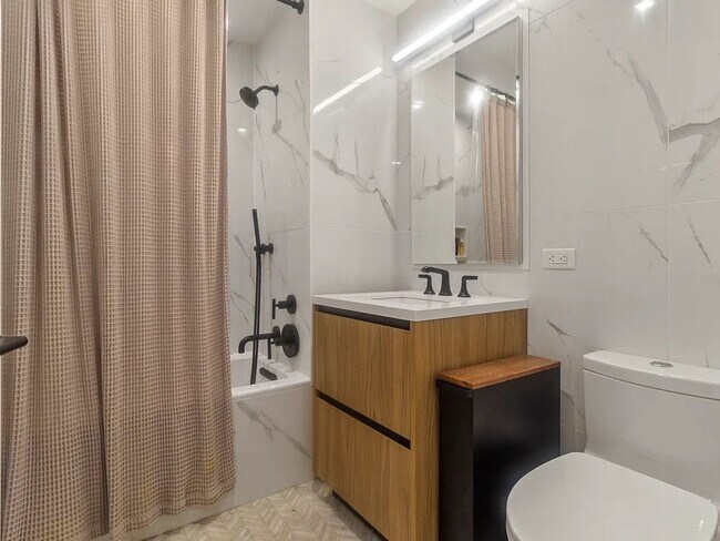 Building Photo - Luxurious and spacious 1 bedroom