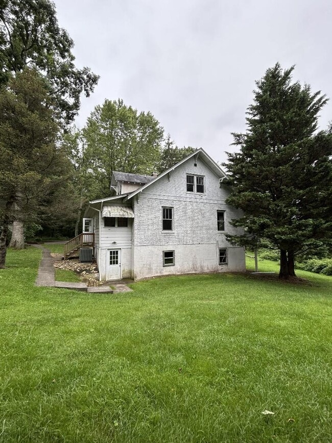 Building Photo - 3342 Yellow Sulphur Rd