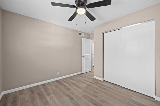 Building Photo - 18 Manor Dr