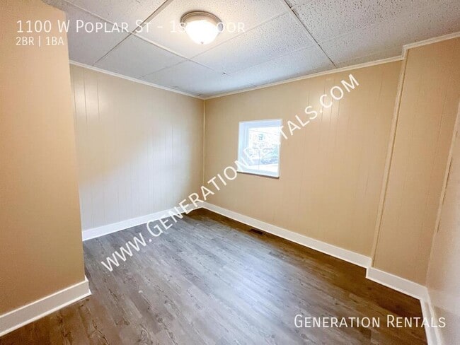 Building Photo - 1100 W Poplar St