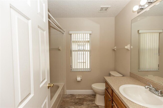 Building Photo - 128 Brushcreek Dr