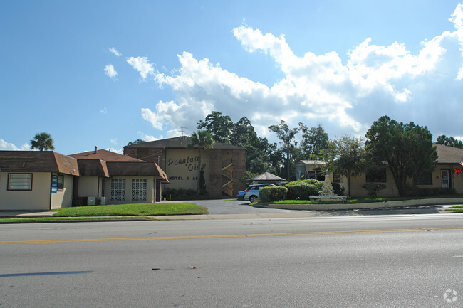 Primary Photo - Fountainview Apartments